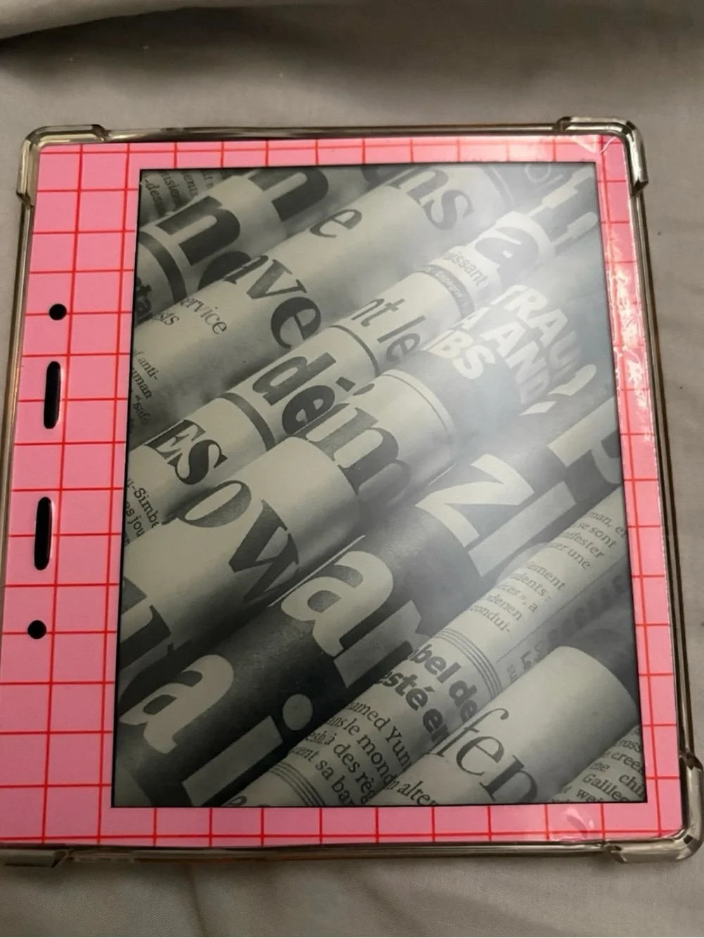 Amazon eBook Reader with Pink Grid Case